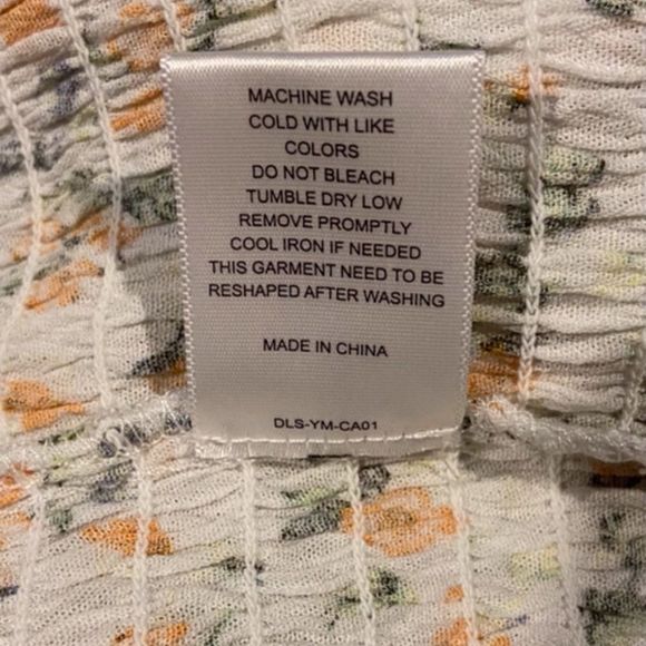 NWT Chelsea & Violet Floral Smocked Top L - Picture 9 of 10